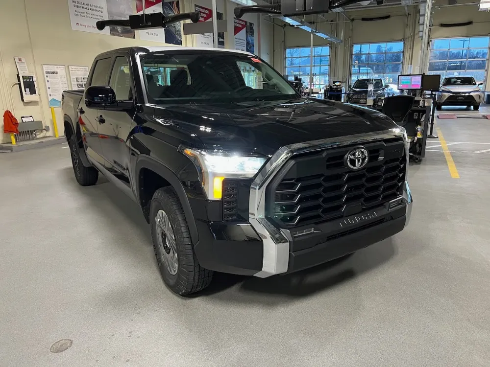2022 Toyota Tundra TRD Off Road in Black 7